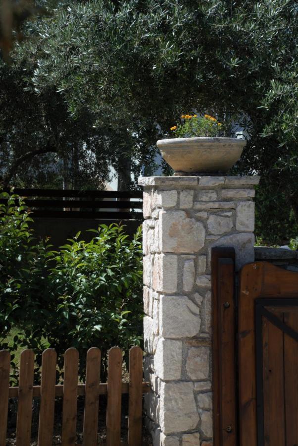 Lioriza Country Houses Kalamaki  Exterior photo